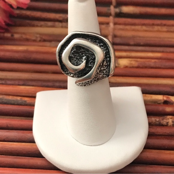 Silpada Rare Oxidized Sterling Silver Ring 
Size  7 - Picture 1 of 7